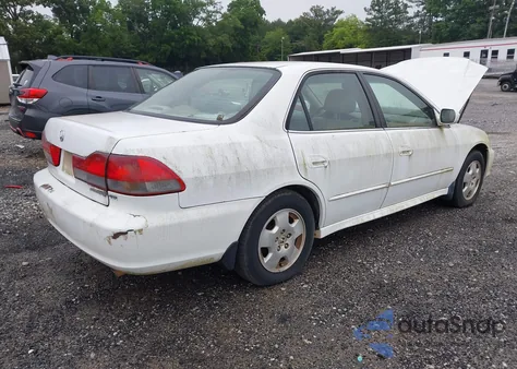 2002 Honda Accord 3.0 Ex из США, поврежденный, VIN 1HGCG16522A052343
